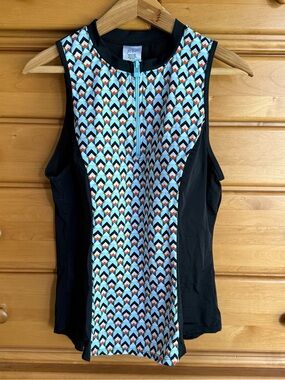NWOT Women’s Fit4U Quarter Zip Sleeveless Rashguard - Size 16 - Black Geometric